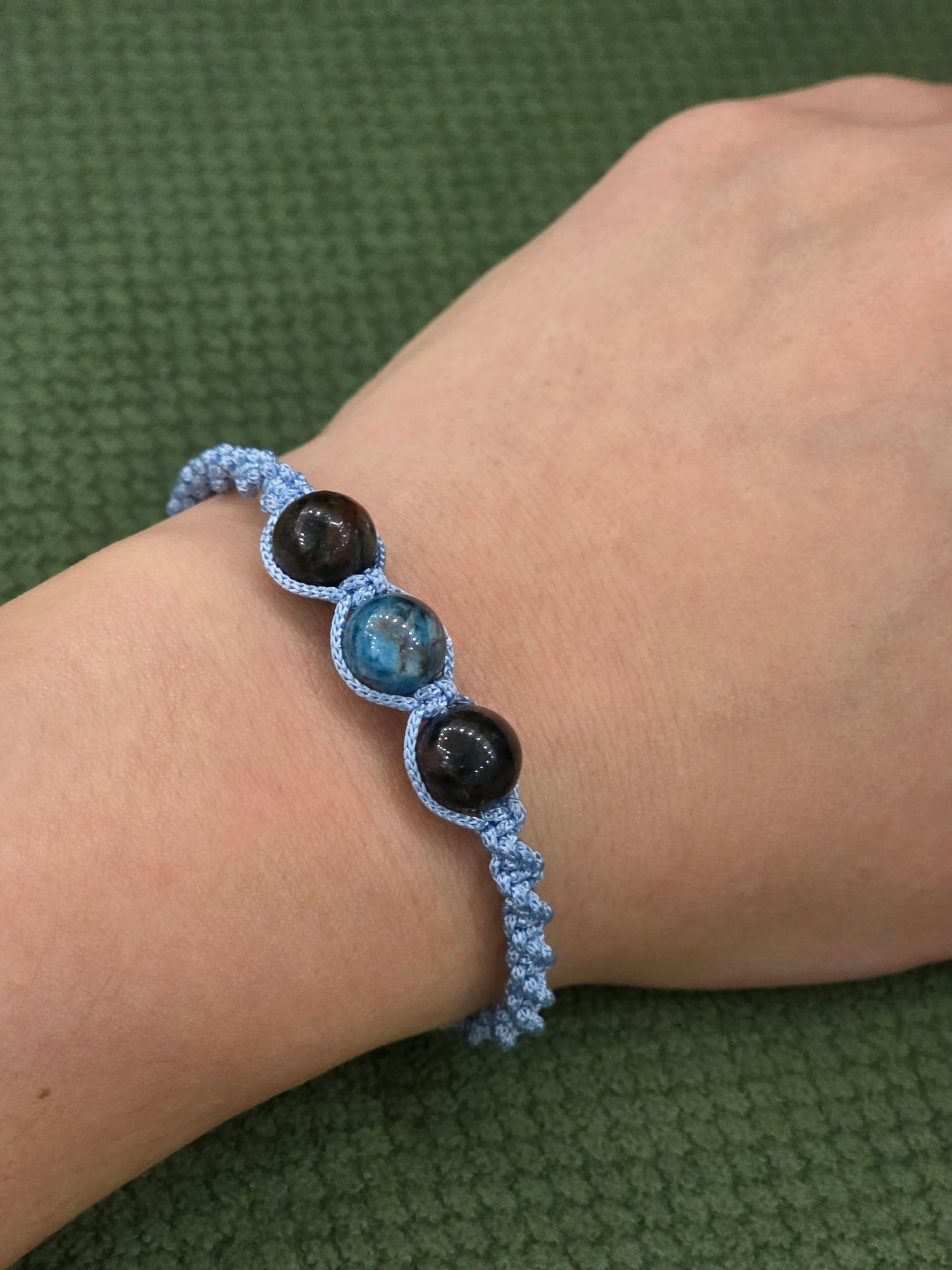 Apatite Aura Macrame