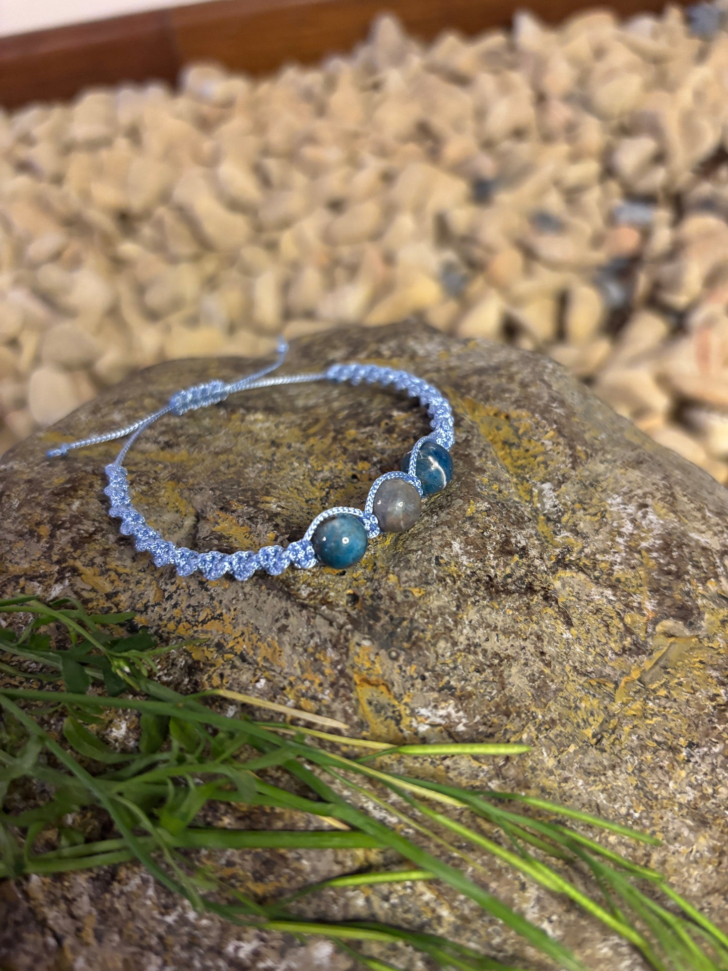Apatite Aura Macrame